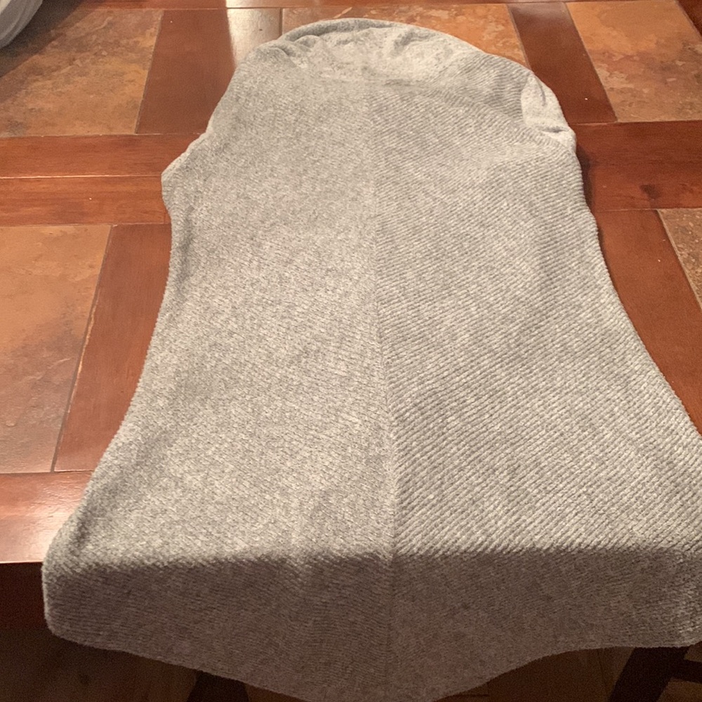 Grey sweaters - Picture 3 of 3